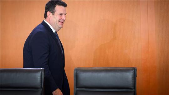 Nach Angaben des Ministeriums von Hubertus Heil (SPD) handelt es sich bei der fürs Bürgergeld eingeplanten Summe um einen „Schätz-Titel“. (Archivbild)
