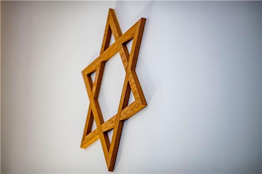 Nach Ansicht des Antisemitismusbeauftragten der Bundesregierung ist Judenhass auch an Schulen verbreitet.