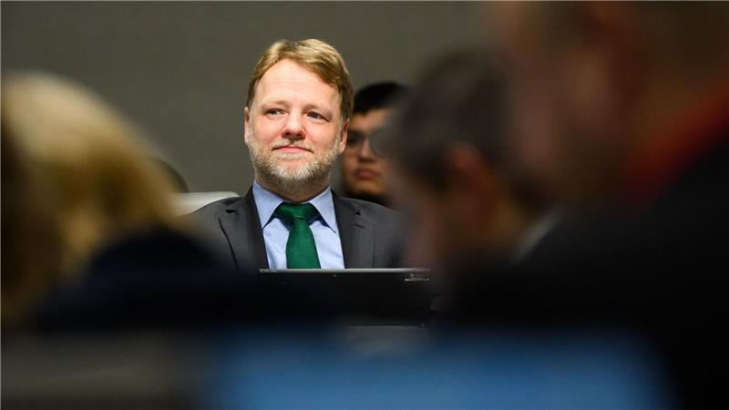 Nach Ansicht von Finanzminister Gerald Heere braucht es dringend nachhaltiges Wirtschaftswachstum, um die Einnahmebasis für staatliche Aufgaben zu sichern. (Archivbild)