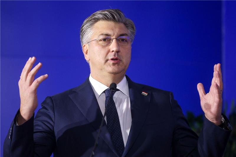 Kroatien plant vorgezogene Neuwahlen Nach Ansicht von Kritikern will Premierminister Andrej Plenkovic die Parlamentswahl vorziehen, weil er befürchtet, dass die Beliebtheit seiner Mitte-Rechts-Partei HDZ bis zum Herbst weiter sinkt.