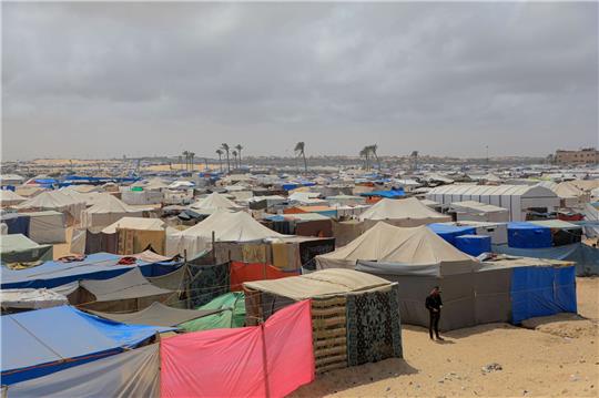Nach Beginn der Kämpfe im Oktober flohen Hunderttausende in den Süden des Gazastreifens. So entstand in der Stadt Rafah in den vergangen Monaten ein riesiges Zeltlager.