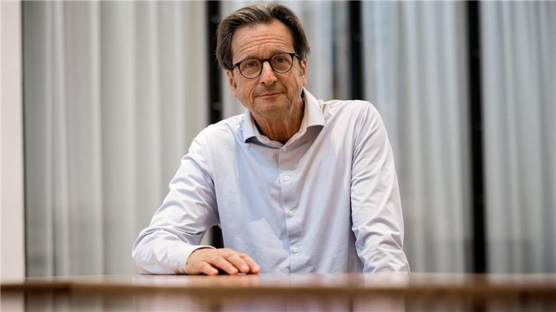 Nach Beobachtung des Psychologen Stephan Grünewald erscheint die alte Bundesrepublik in der Rückschau für viele Bürger als das verlorene Auenland. (Archivbild)