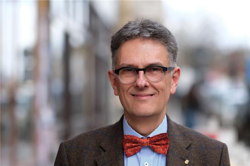Leipziger Buchmesse vor dem Neustart nach Corona-Pause Nach Corona-Pause: Der Direktor der Leipziger Buchmesse, Oliver Zille, kündigt Großes an.
