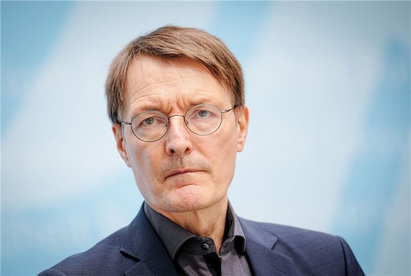 Nach Drohungen gegen Gesundheitsminister Karl Lauterbach (SPD) kam es zu einer Wohnungsdurchsuchung in Bremen.