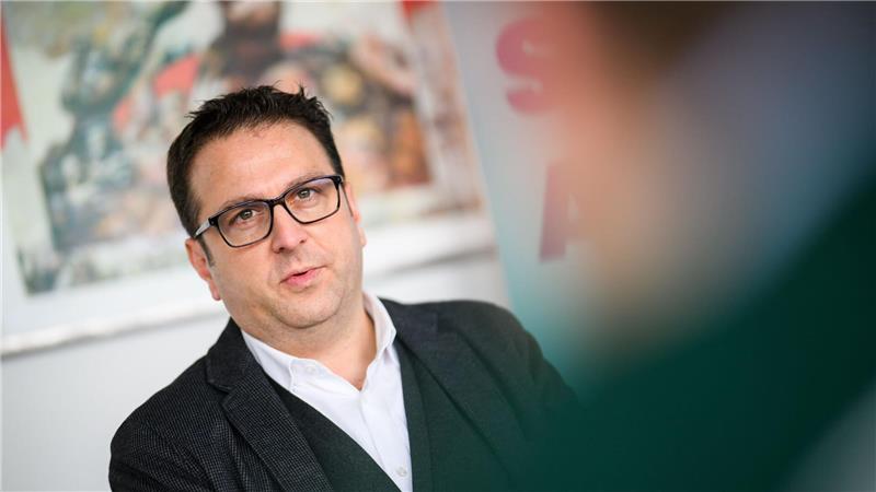 Nach Einschätzung von DGB-Bezirkschef Ernesto Harder nimmt in fast allen Branchen die Verdichtung der Arbeit zu. (Archivbild)