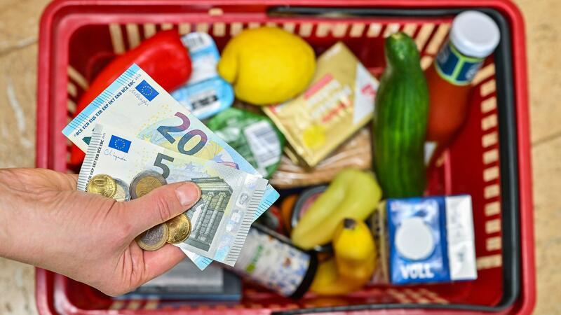 Nach Einschätzung von Ökonomen dürfte sich der Trend zu stabilen Preisen im Sommer fortsetzen. (Symbolbild)