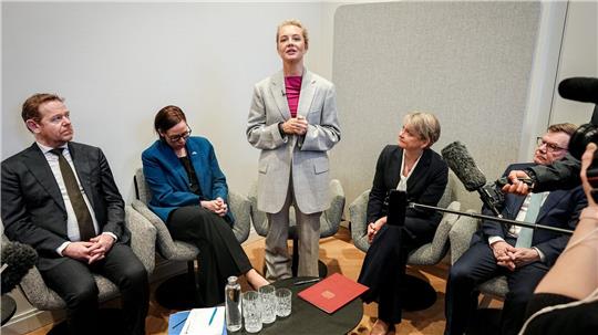 Nach Laboranalysen sehen die Außenminister von Deutschland, Großbritannien, Schweden und den Niederlanden es als erwiesen an, dass Kremlkritiker Alexej Nawalny von Russland vergiftet worden ist.