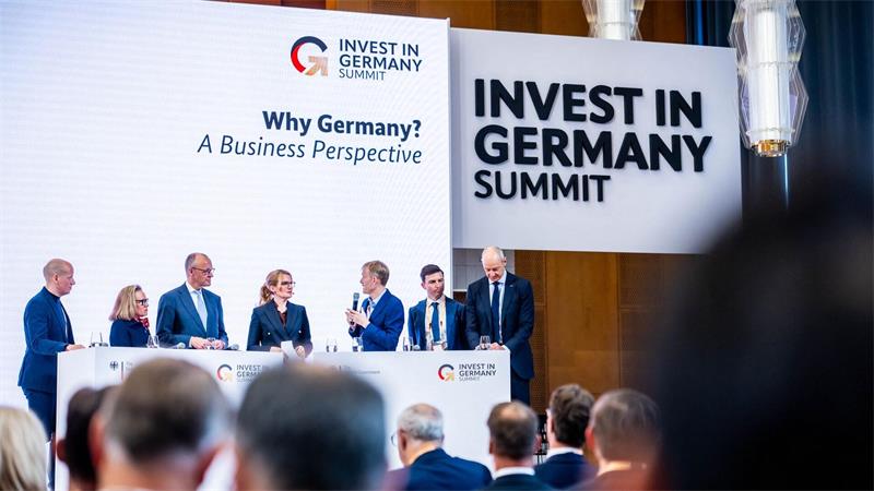Regierung wirbt um Investoren: „Deutschland ist zurück“ Nach Regierungsangaben nahmen rund 200 internationale und deutsche Vorstandschefs teil.