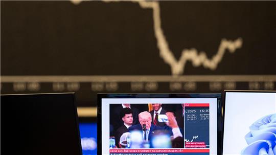 Nach Trumps Ankündigung rutscht der Dax ab. 