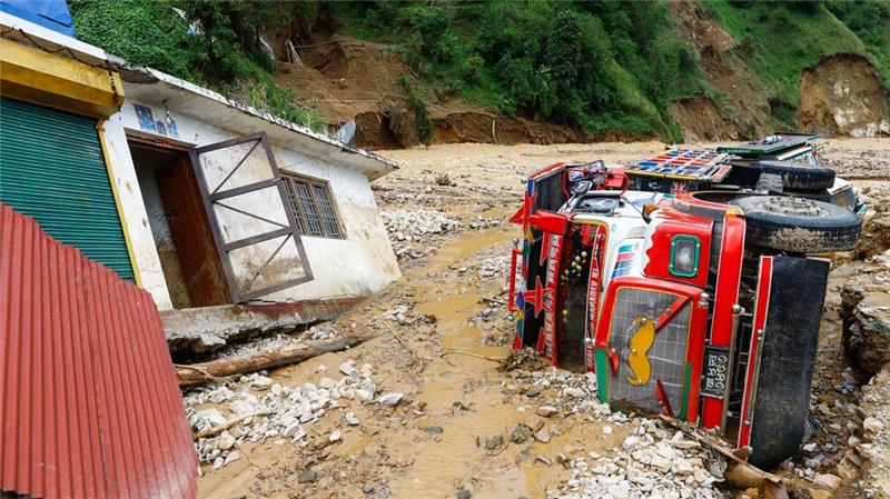 Nach Unwettern in Nepal