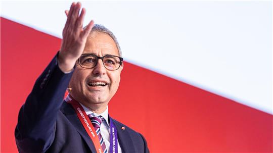 Nach acht Jahren an der Spitze des DGB-Bezirks Niedersachsen, Bremen und Sachsen-Anhalt wird Mehrdad Payandeh verabschiedet. (Archivbild)