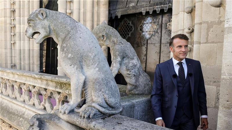 Wiedereröffnung der Notre-Dame-Türme in Paris Nach dem Brand im April 2019 versprach Frankreichs Präsident Emmanuel Macron, die Kathedrale in nur fünf Jahren wiederaufzubauen. Nun nahm er an der Einweihung teil.