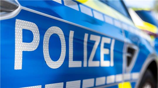 Nach dem Diebstahl eines tonnenschweren Magneten von einer Baustelle sucht die Polizei Zeugen. (Symbolbild)