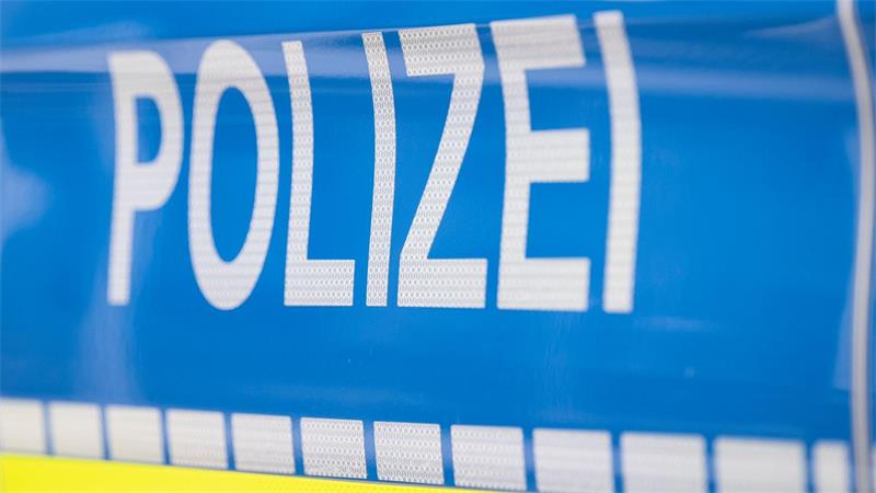 Nach dem Diebstahl mehrerer Pakete Caprisonnen hat ein Jugendlicher auch noch seine Mutter im Badezimmer eingesperrt. (Symbolbild)