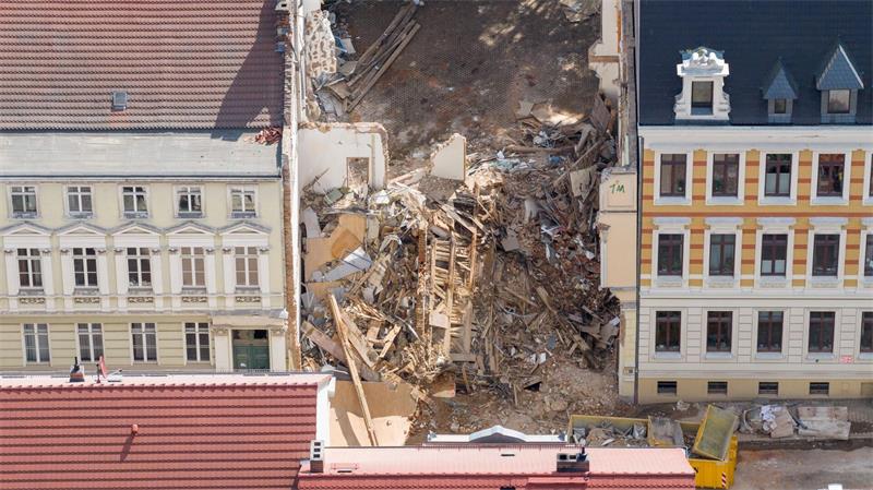 Nach dem Hauseinsturz ist Haftbefehl gegen zwei Männer erlassen worden. (Archivbild)