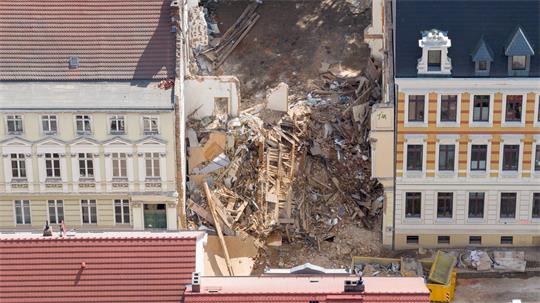Nach dem Hauseinsturz ist Haftbefehl gegen zwei Männer erlassen worden. (Archivbild)