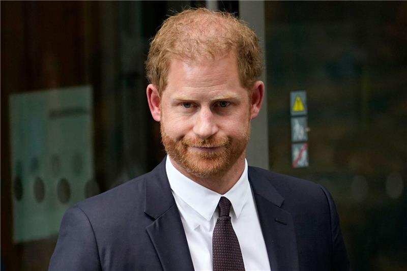 Prinz Harry zieht Verleumdungsklage gegen Verlag zurück Nach dem Rückzug der Klage ist Prinz Harry dennoch in vier weitere Fälle am Londoner High Court verwickelt.