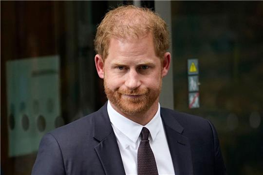Nach dem Rückzug der Klage ist Prinz Harry dennoch in vier weitere Fälle am Londoner High Court verwickelt.