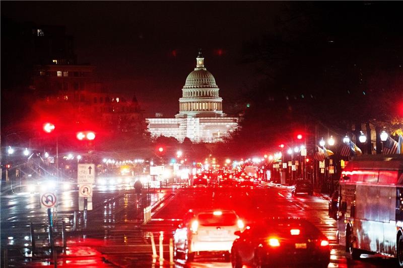US-Kongress billigt Haushalt mit Milliardenhilfe für Ukraine Nach dem Senat hat auch das Repräsentantenhaus dem Etat mit einem Volumen von 1,7 Billionen US-Dollar zugestimmt.