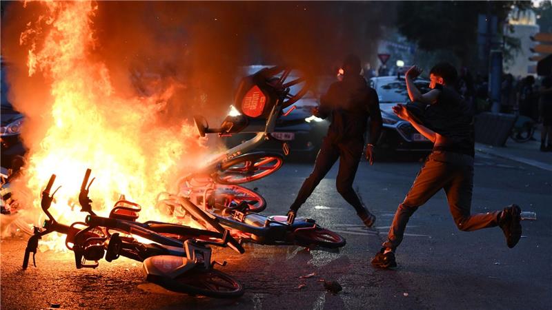 Nach dem Sieg von Paris Saint-Germain ist es in Paris zu Festnahmen und Zwischenfällen gekommen.