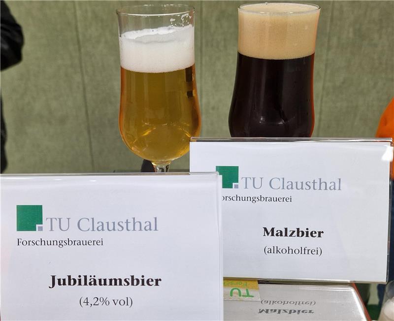 So lief der Hochschulsporttag der TU Clausthal Nach dem Sport ist vor dem Bier: Beim Hochschulsporttag kann das selbstgebraute Bier der TU kostenlos probiert werden.