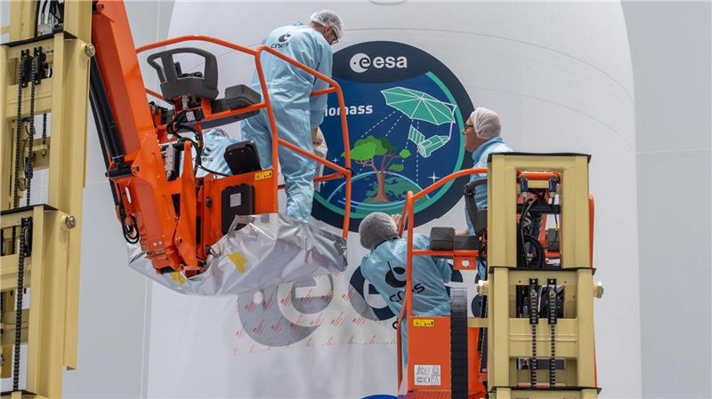Satellit „Biomass“ soll Wälder für Klimamodelle vermessen Nach dem Start soll der Erdbeobachtungssatellit „Biomass“ in einer Höhe von 666 Kilometern fliegen.