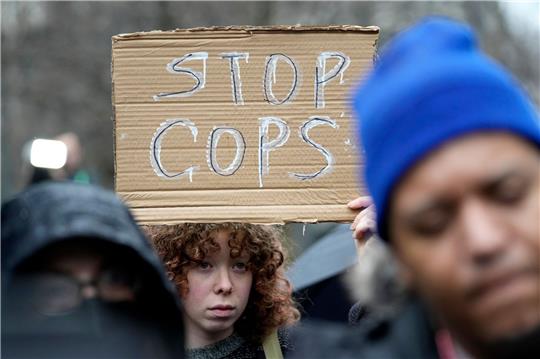 Nach dem Tod von Tyre Nichols: Demonstranten protestieren in Memphis gegen Polizeigewalt.