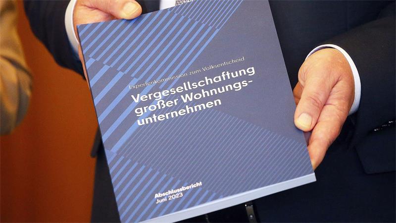 Die Linke will Immobilien vergesellschaften - was nutzt das? Nach dem Volksentscheid prüfte eine Expertenkommission die Verfassungskonformität einer Vergesellschaftung. (Archivbild)