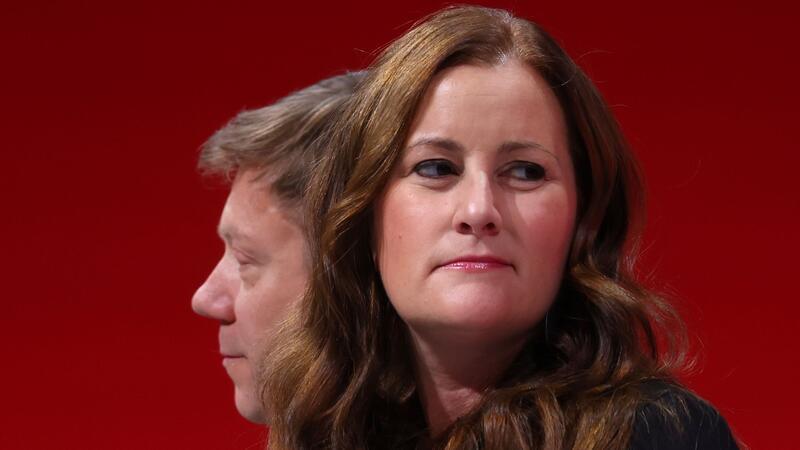 Die Linke bahnt einen Führungswechsel an Nach dem Wahldebakel bei der Europawahl geben sich die Linken-Chefs Martin Schirdewan und Janine Wissler selbstkritisch (Archivbild)