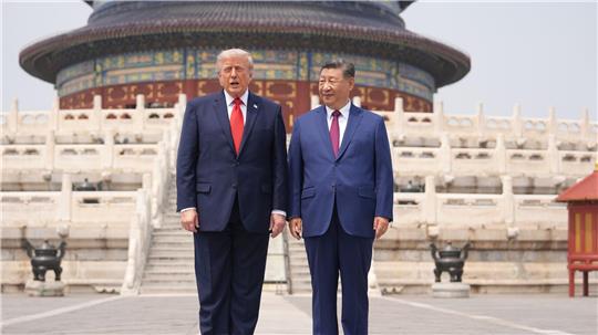 Nach den ersten Gesprächen zeigte Xi Trump den Himmelstempel in Peking.