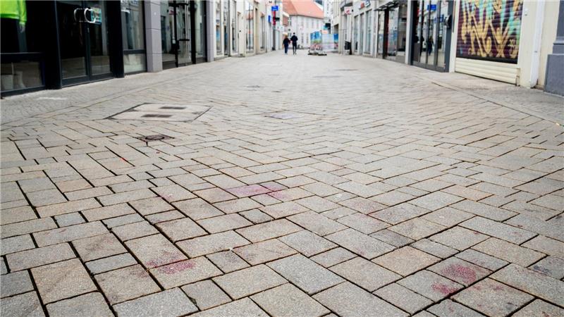 Nach den tödlichen Schüssen sind Blutspuren in der Innenstadt zu sehen. (Archivfoto)