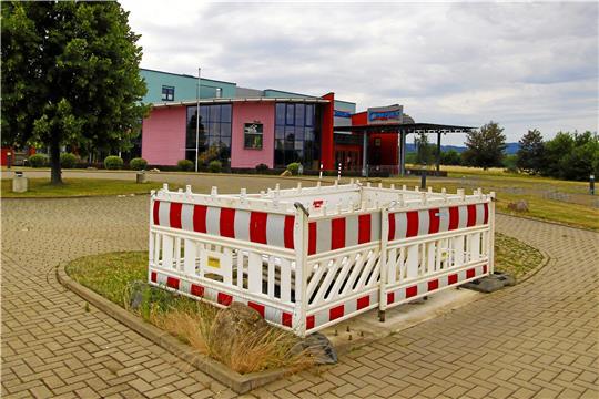 Nach der Automatensprengung im Januar will die Sparkasse Hildesheim Goslar Peine einen neuen SB-Pavillon am Cineplex-Kino errichten. Foto: Epping