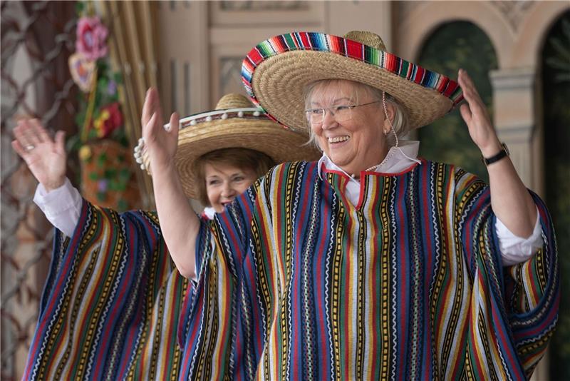 Awo-Tanzgruppe mit kritisierten Originaloutfits in Rust Nach der Debatte um eine umstrittene Kostüm-Show ist die Gruppe nun im Europa-Park aufgetreten - inklusive Sombreros.