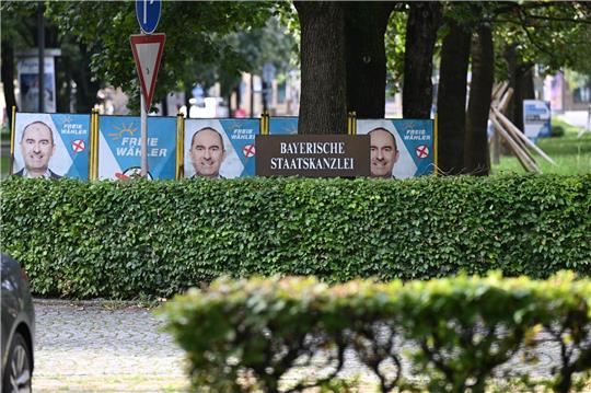 Nach der Flugblatt-Affäre um Chef Hubert Aiwanger lagen die Freien Wähler in Umfragen  zuletzt auf einem Rekordhoch.