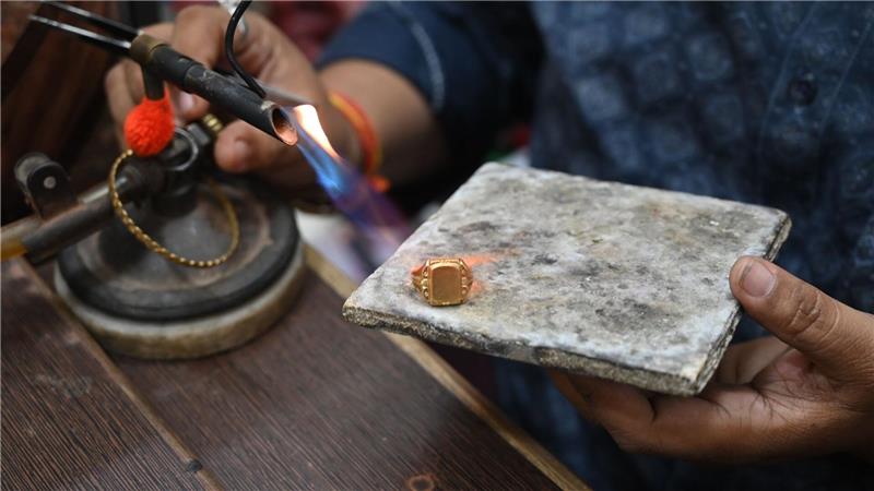 Nach der Rekordrally sackte der Goldpreis zuletzt wieder ab. (Archivbild)