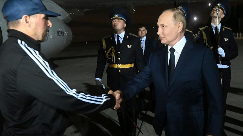 Nach der Rückkehr von im Westen verurteilten Straftätern will Russland weitere Gefangene etwa aus den USA freibekommen.