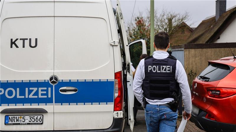 Nach der Tat sicherten Einsatzkräfte Spuren.