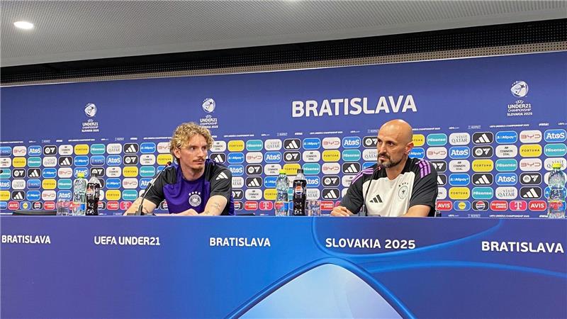 Musiala-News da: Bayern meldet erfolgreiche Operation Nach der U21-EM im Urlaub: Nick Woltemade (l).