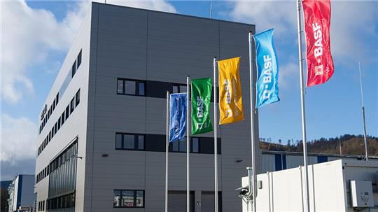 Nach der Übernahme von Chemetall durch BASF hat der Konzern in den Standort investiert, wodurch sich die GmbH in Langelsheim vergrößern konnte.