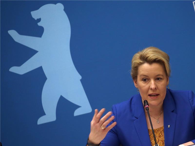 Giffey: „Nein, ich klebe nicht an meinem Amt” Nach der Wiederholungswahl erlebt Berlins Regierende Bürgermeisterin Franziska Giffey nach eigenen Worten «im Moment Hass und Hetze aus bestimmten Lagern, die ich so noch nicht kannte».