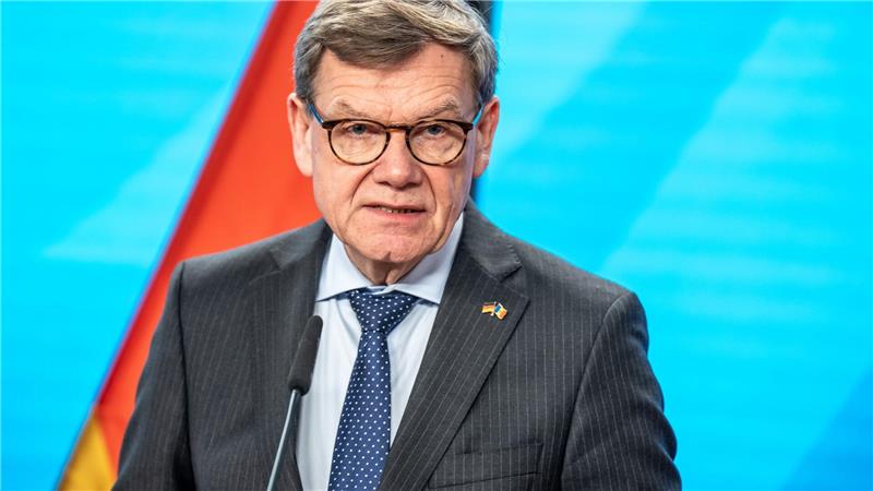 Nach der ersten erfolgreichen Rückholung im Nahen Osten gestrandeter Deutscher zeigt sich Außenminister Johann Wadephul (CDU) optimistisch.