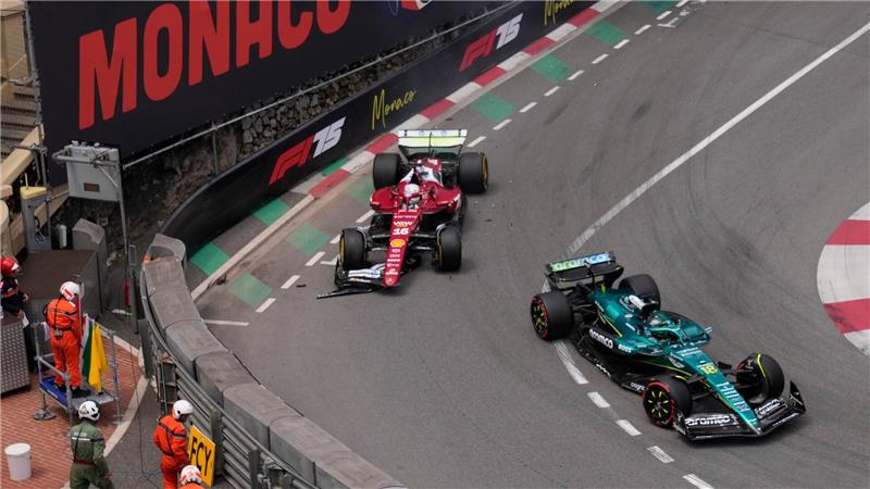 Nach diesem Unfall mit Leclerc (l) und Stroll kommt es zur Unterbrechung.