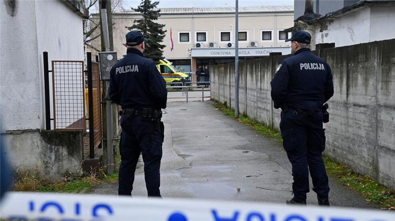 Kind bei Angriff in kroatischer Schule gestorben Nach einem Angriff in einer Schule in Zagreb ist die Polizei im Einsatz. Der Täter hat mit einem Messer ein Kind getötet und vier weitere Menschen verletzt.
