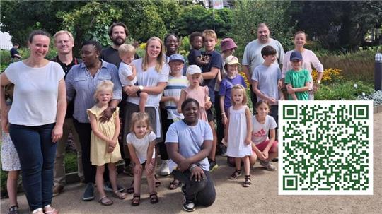 Nach einem Besuch der katholischen Gemeinde im botanischen Garten ist ein digitaler Adventskalender entstanden. Über den QR-Code ist er zu sehen.