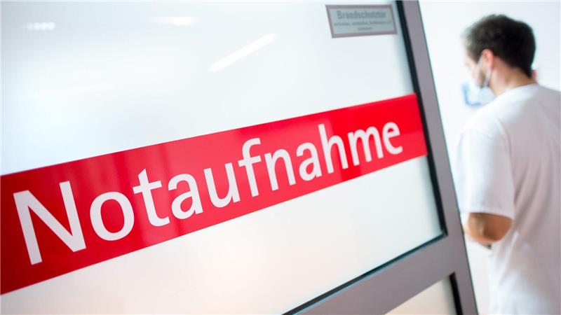 66-Jährige nach Sturz im Linienbus gestorben Nach einem Sturz in einem Linienbus ist eine 66-Jährige im Krankenhaus gestorben. (Symbolbild)