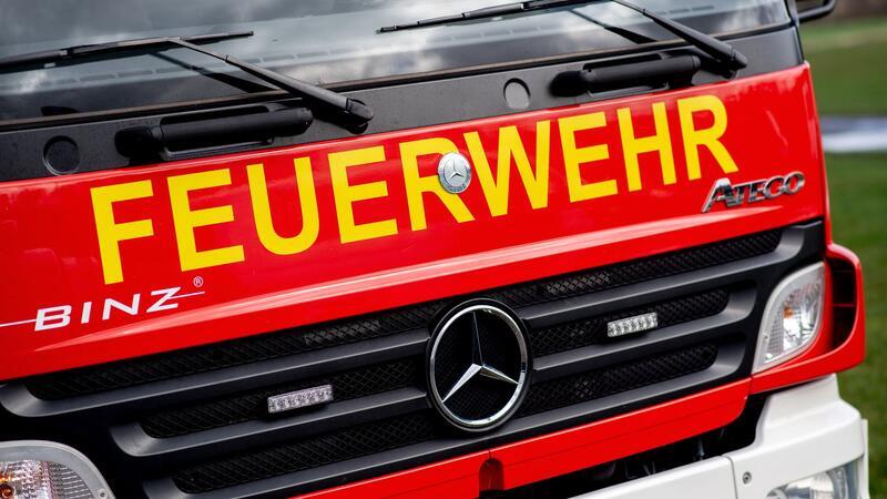 Nach einem Unfall mit zwei Lastwagen ist es auf der A38 bei Friedland zu einem Brand gekommen. (Symbolbild)