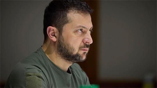 Nach einem direkten russischen Angriff auf die Zentrale des Geheimdienstes SBU hat Präsident Wolodymyr Selenskyj den SBU angewiesen, Russland „spiegelbildlich“ zu antworten. (Archivbild)