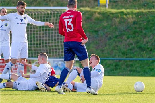 Nach einem schmerzhaften ersten Saisonabschnitt soll es für die TSG im kommenden Jahr besser laufen. Ob Kamil Chmiel (li.) dann noch als Spielertrainer aufläuft ist offen. Foto: Drechsler