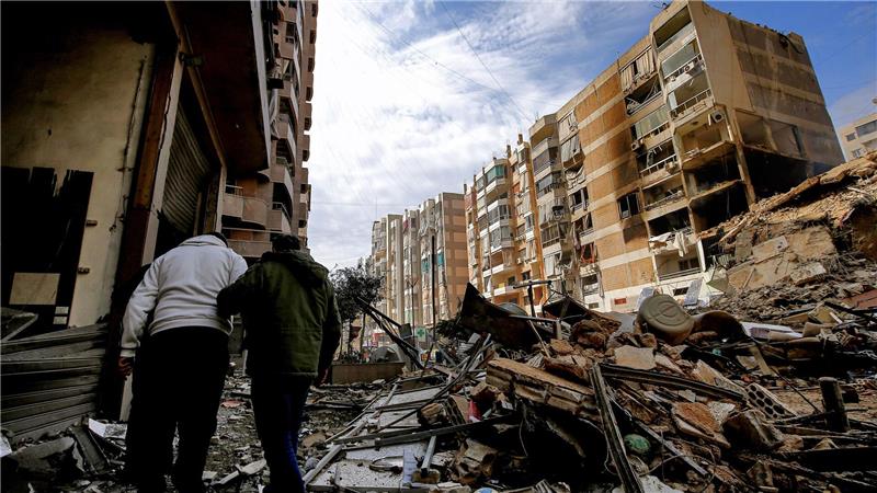Nach einem schweren israelischen Luftangriff auf einen südlichen Vorort von Beirut liegen überall Trümmer. (Archivfoto)