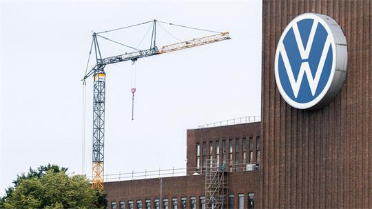 Nach einer Einigung im VW-Aufsichtsrat soll es im Konzern grundlegende Veränderungen. (Archivbild)